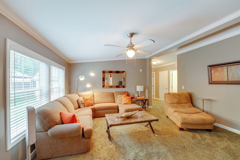 1 Mi to Silver Lake Sand Dunes: Family Gem w/ Yard