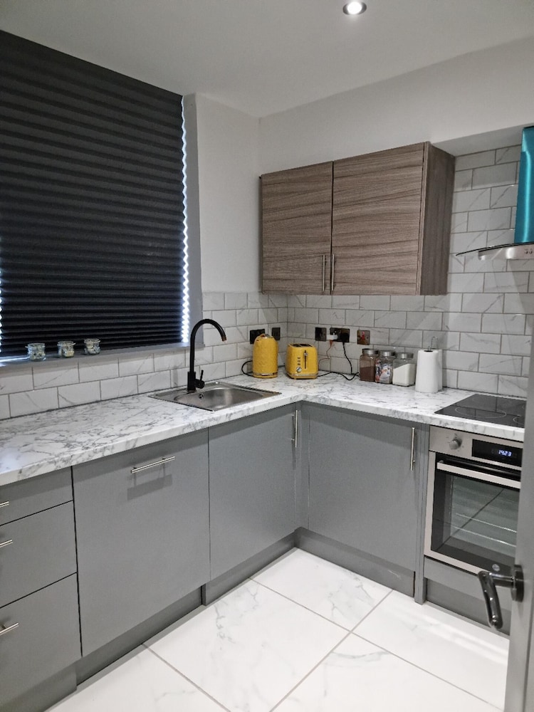 Remarkable 3-bed Apartment in London