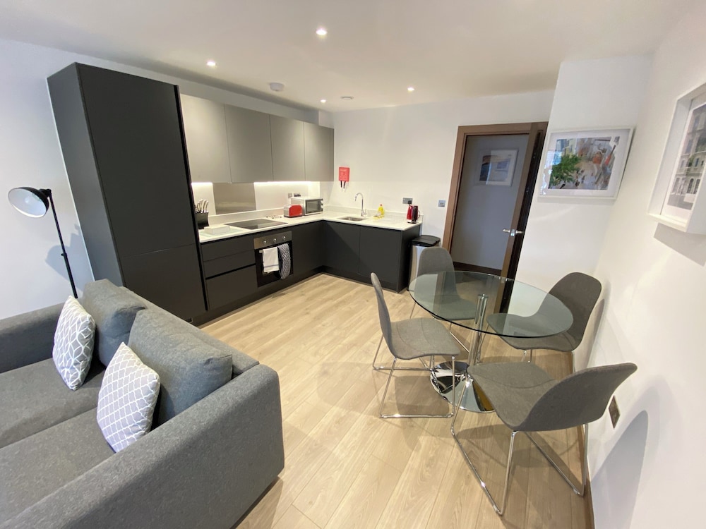 Roomspace Apartments - Harvest Lane