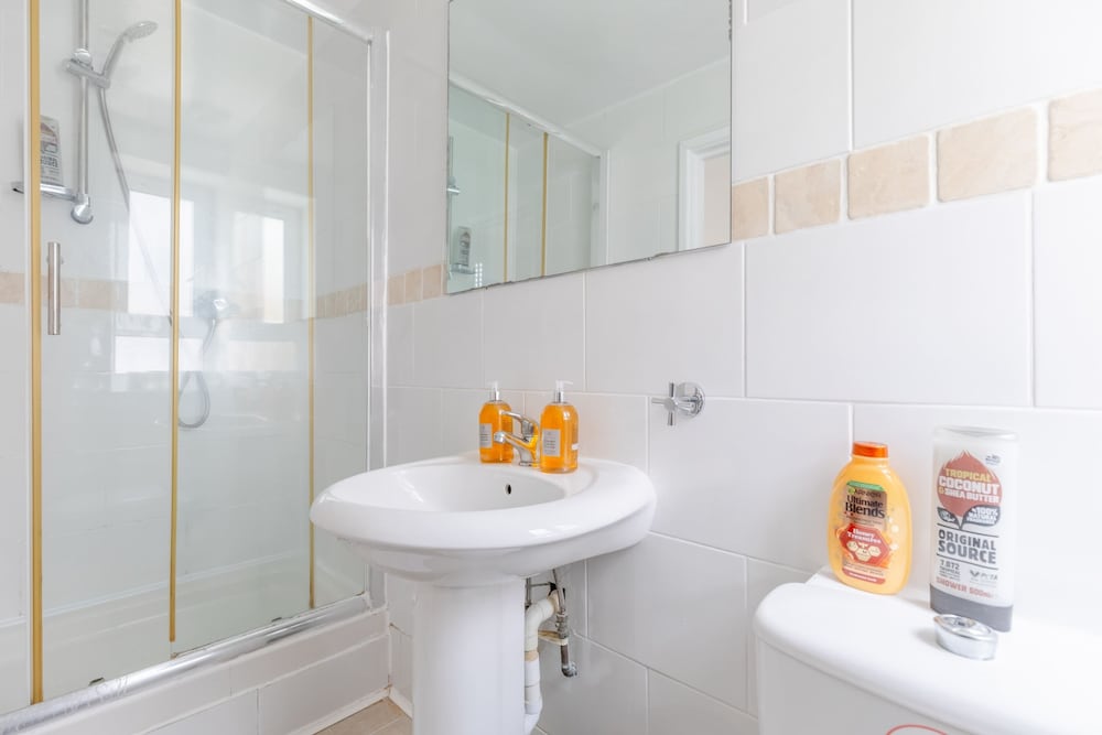 Spacious 3BD Flat, Close to Tube - Fulham!