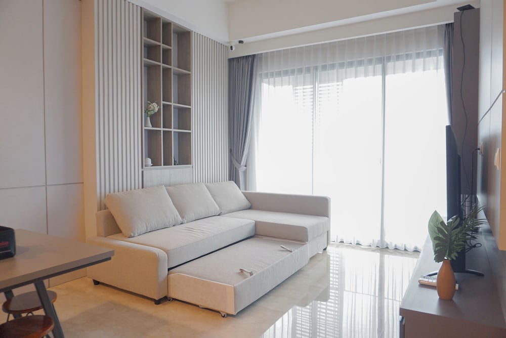 Modern Designed And Strategic 1Br Apartment Arumaya Residence