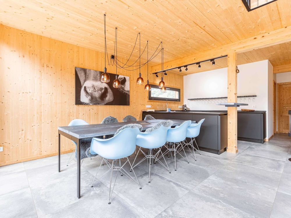 Welcoming Chalet With Whirlpool