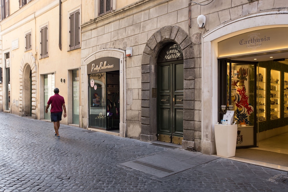 Rome Accommodation - Villa Medici