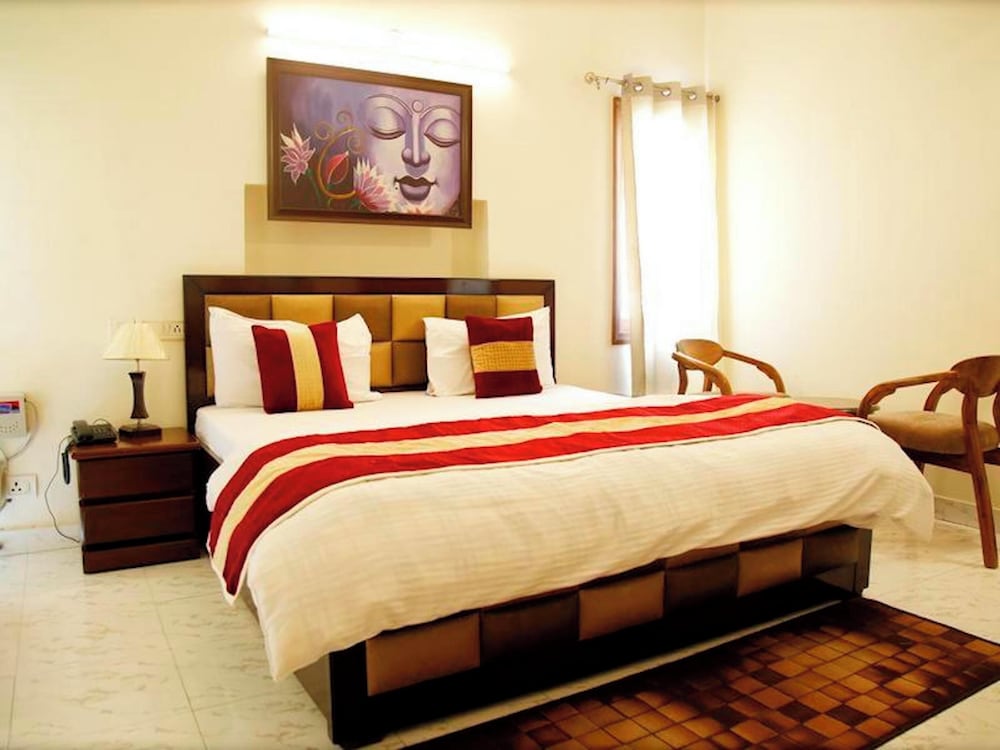 Room in Guest Room - Maplewood Guest House, Neeti Bagh, New Delhiit is a Boutiqu Guest House - Room 4