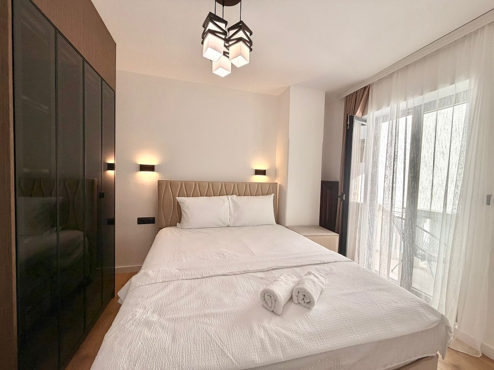 Lunamare Apartments