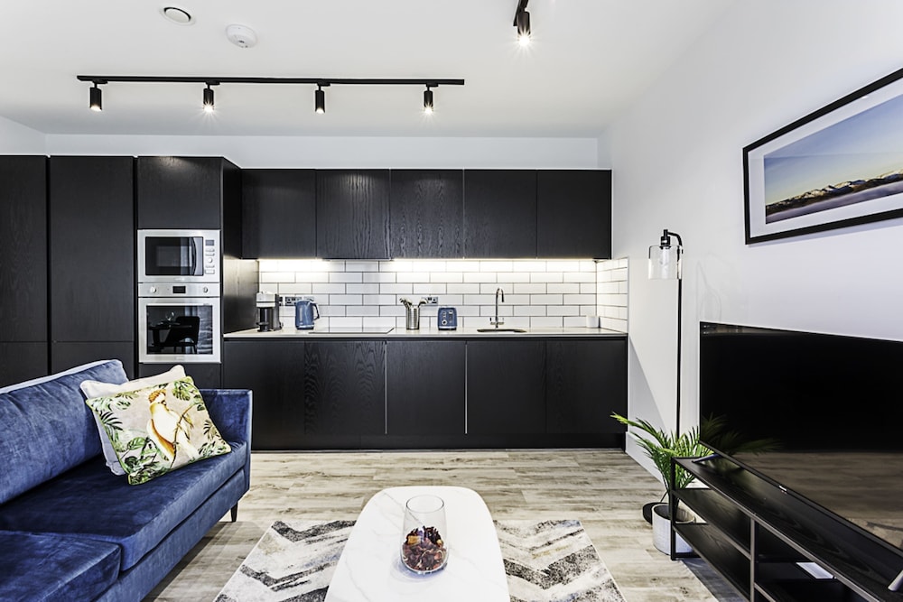 Icon Tower Flat VII