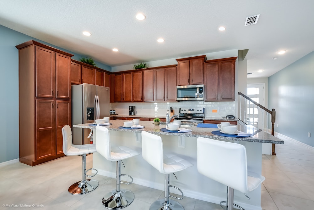 Resort Community Town Home with Pool - Image 4