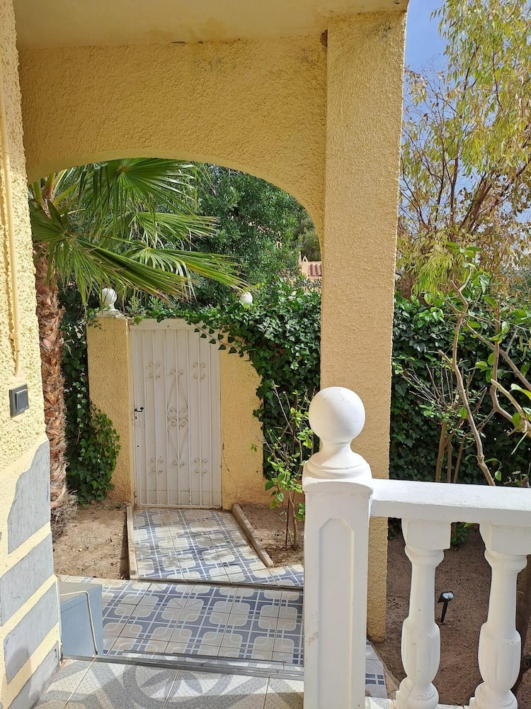 La Marina Oasis, 2-beds, Sleeps 4, 10 min to Beach