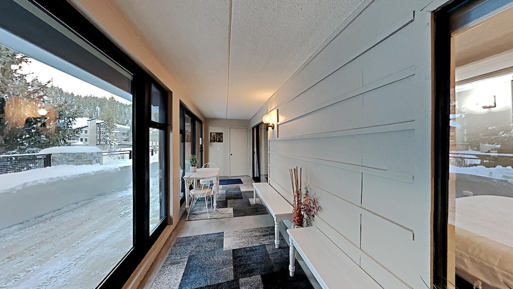 Spacious 2 BR Units at 1849 Condos With Free Pool, Parking & Wifi