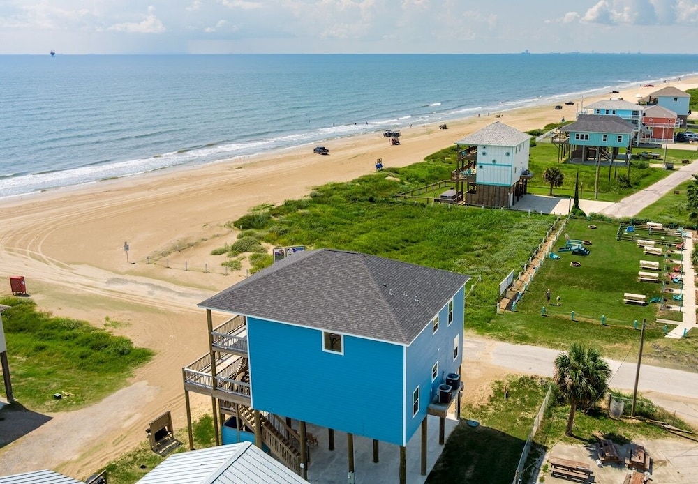 Oceanfront Manor 4 Bedroom Home
