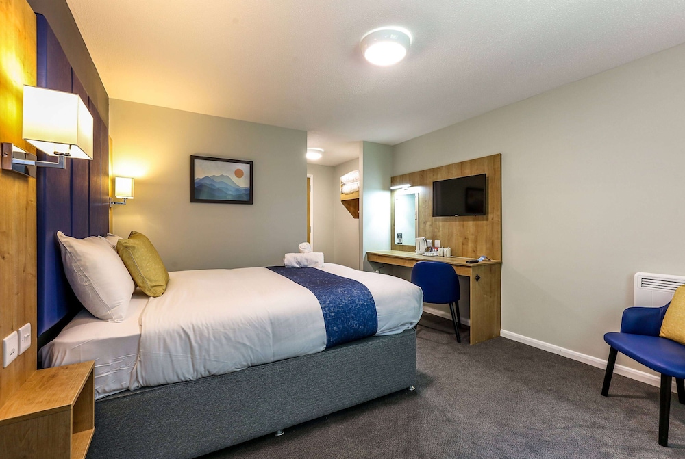 Warwick Vacations - Days Inn by Wyndham Warwick North M40 - Property Image 4