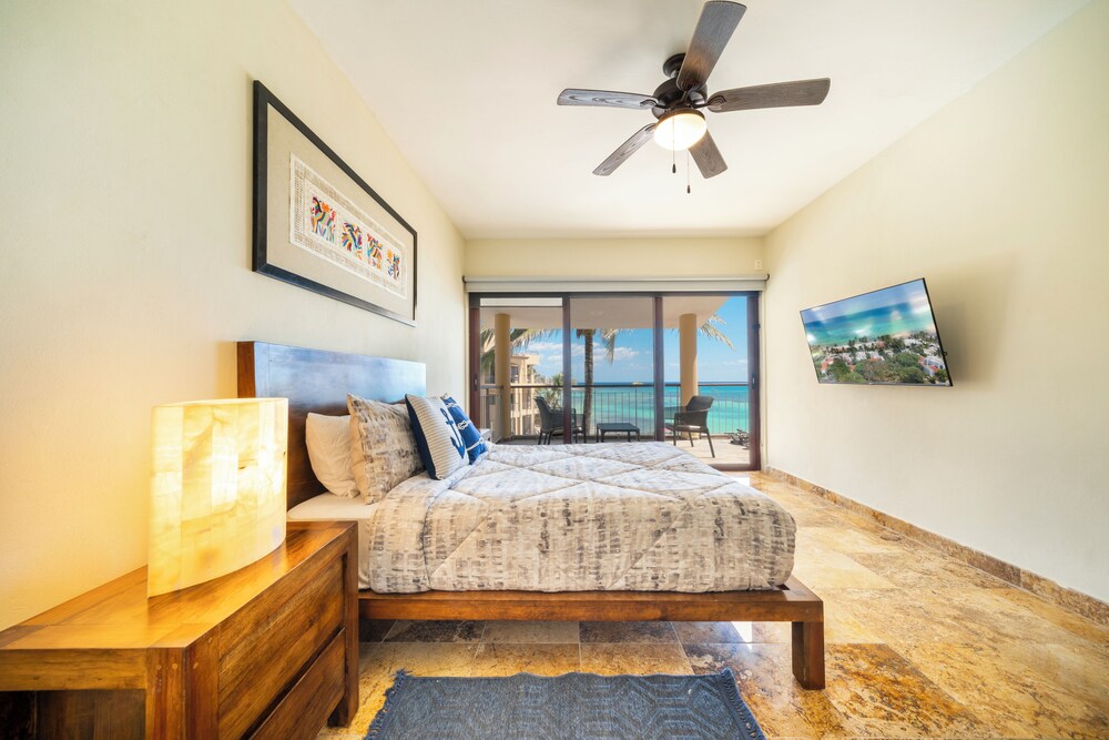 Luxury Beachfront Condo 3 BR - El Faro Ref 301