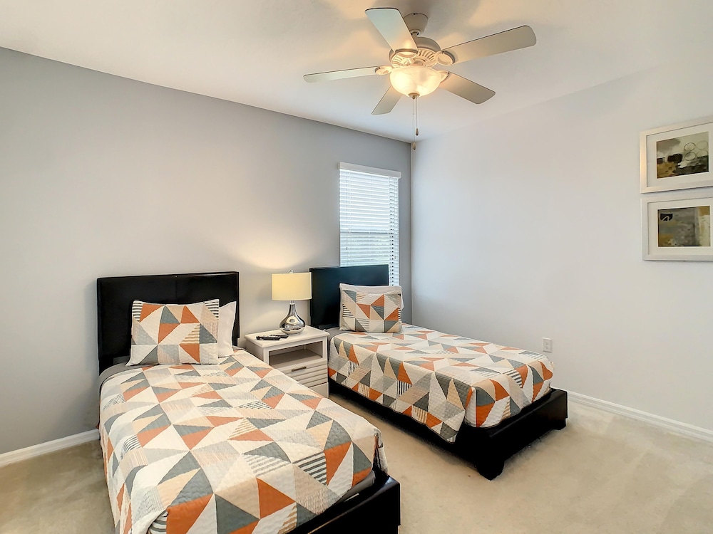 Family Oasis Near Disney - Pool Resort Access