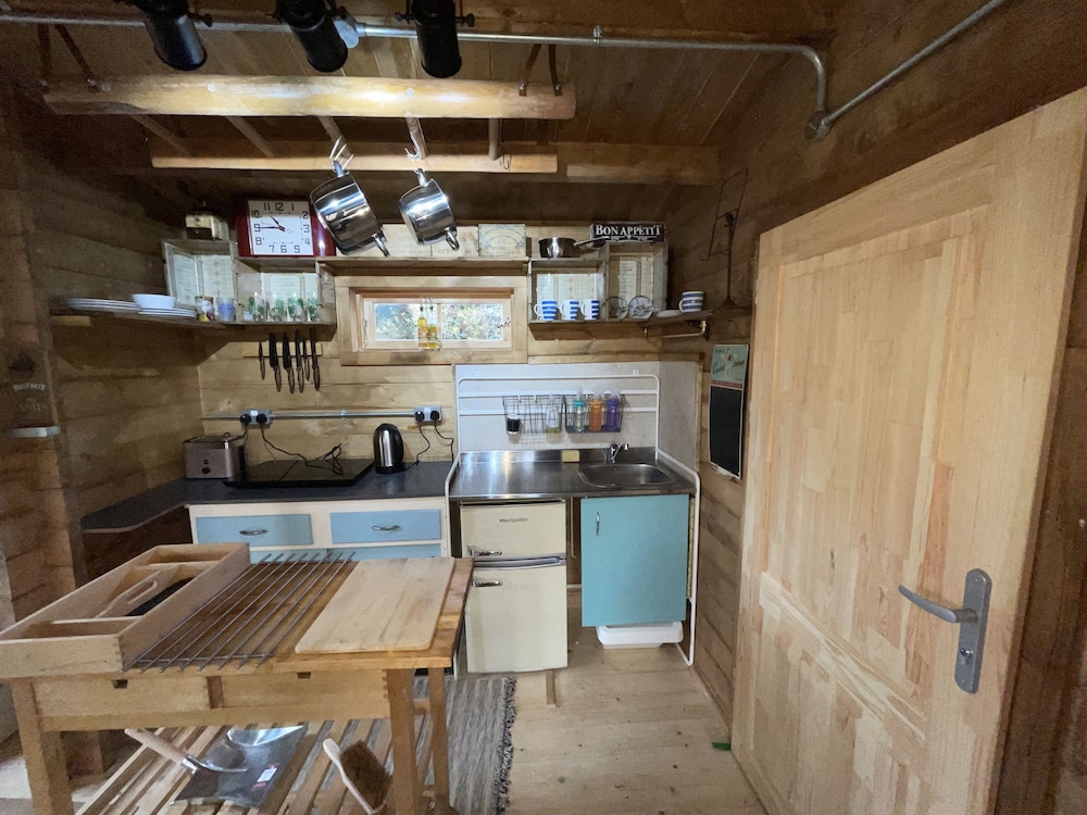 Retro Lodge nr Dartoor With hot tub & opt Sauna view 5