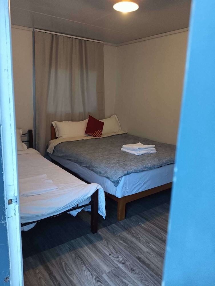1 Bedroom garden chalet 7B