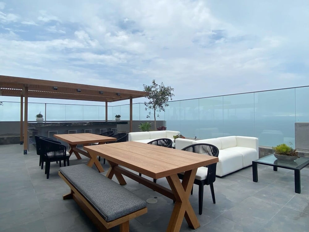 w Superb Loft w Balcony in Barranco