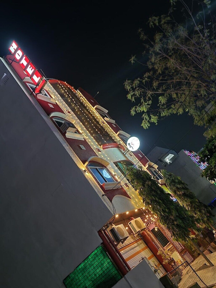 Hotel Shree Shivtam