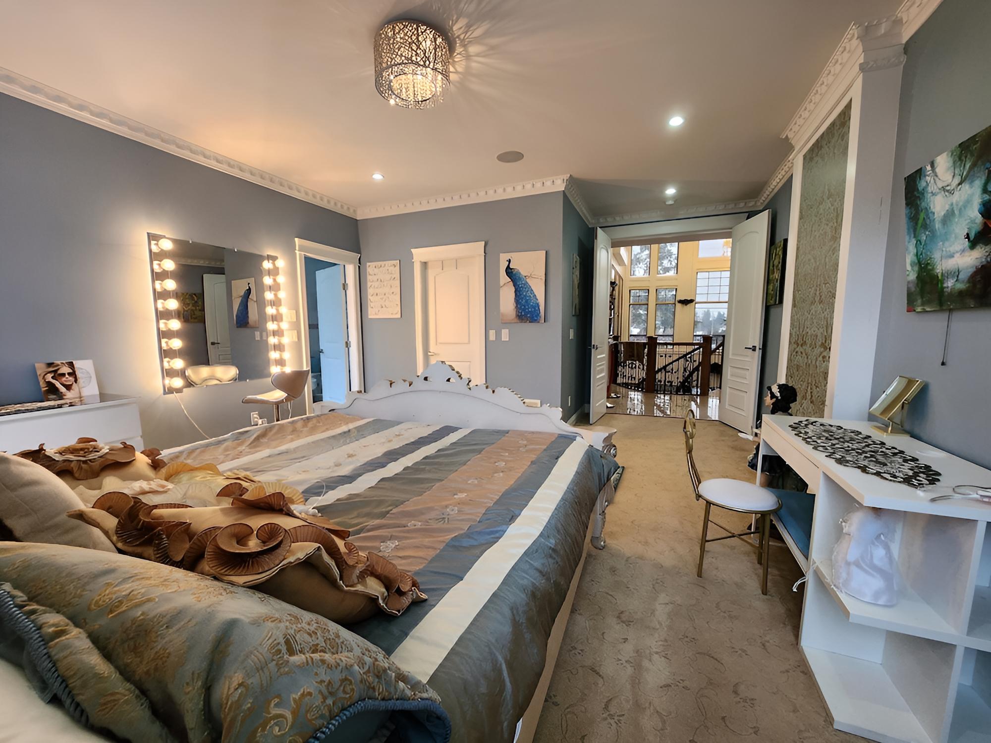 Surrey Vacations - The Empress Palace - Property Image 3