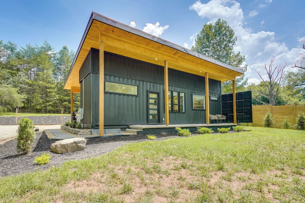 Container Cottage Between Knoxville & Sevierville!