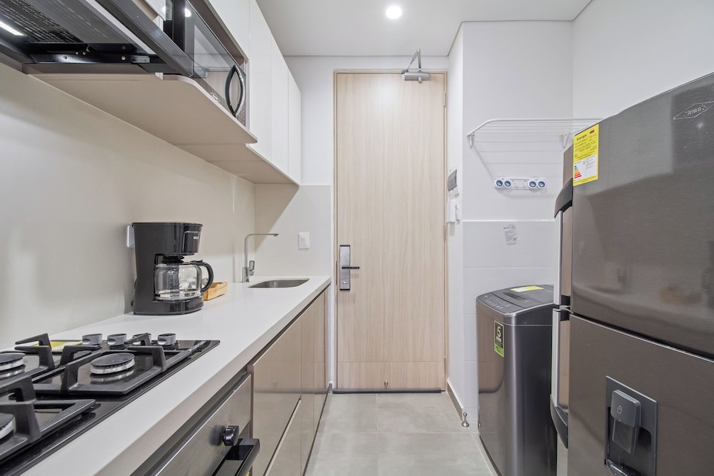 Salguero Suites By HostPro