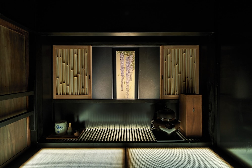 KIRAKU KYOTO RINPA