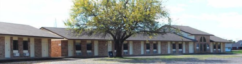 Lake Fork Marina & Motel