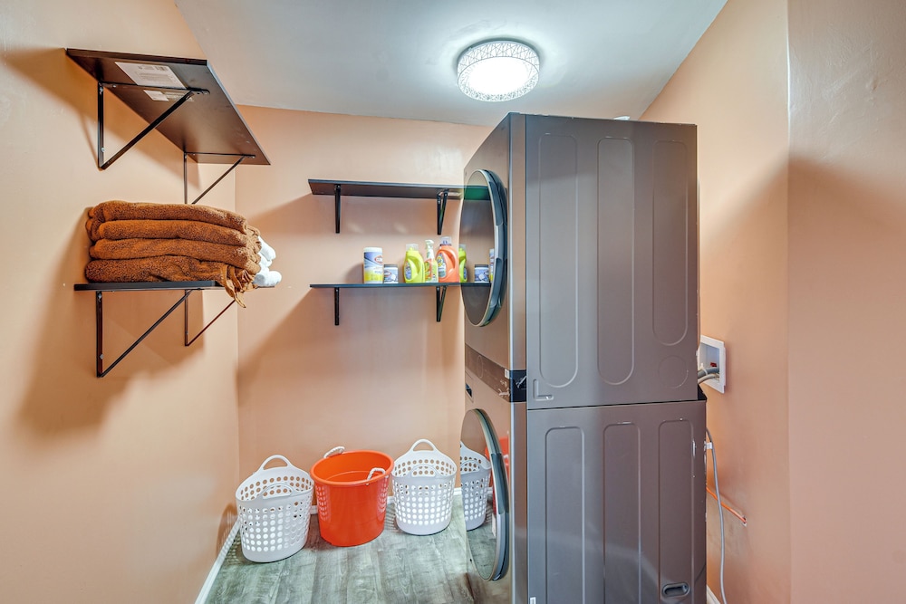 Walkable Neighborhood: Updated Morton Home!