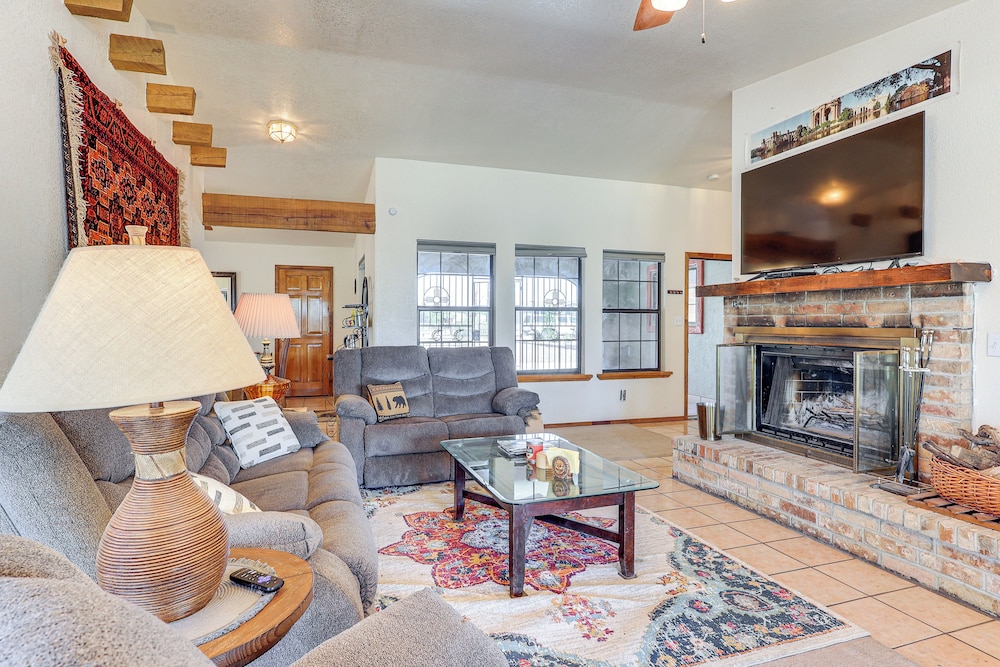 Walk to State Park: Secluded Retreat in Las Cruces