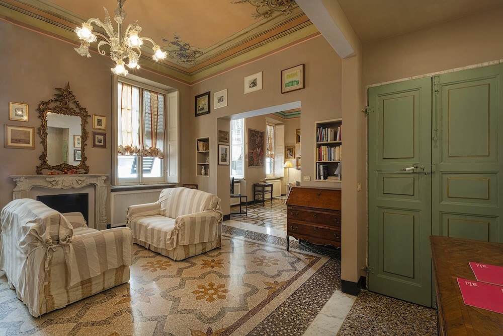 Fancy Apartment in Palazzo Grimaldi by Wonderful Italy view 4