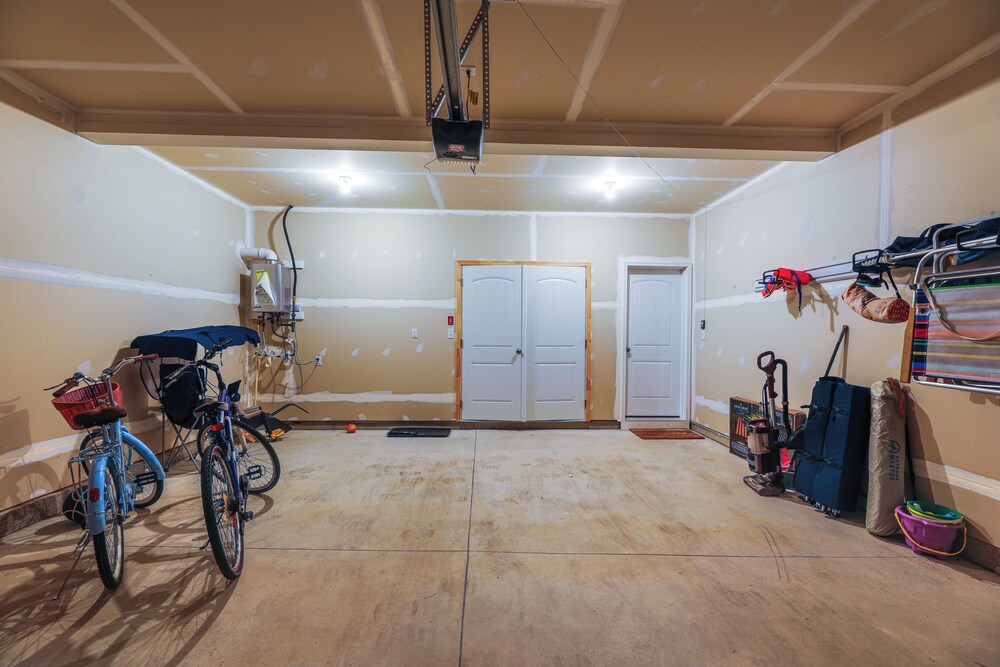 Game Room + Patio: Spacious Ocean View Home