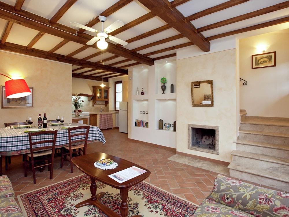 Cottage in Tuscany With Pool & Olive Groves