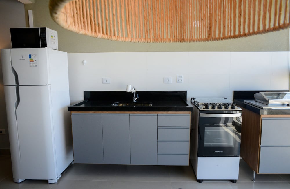 Apto c rea Gourmet a 300m da Praia das Toninhas