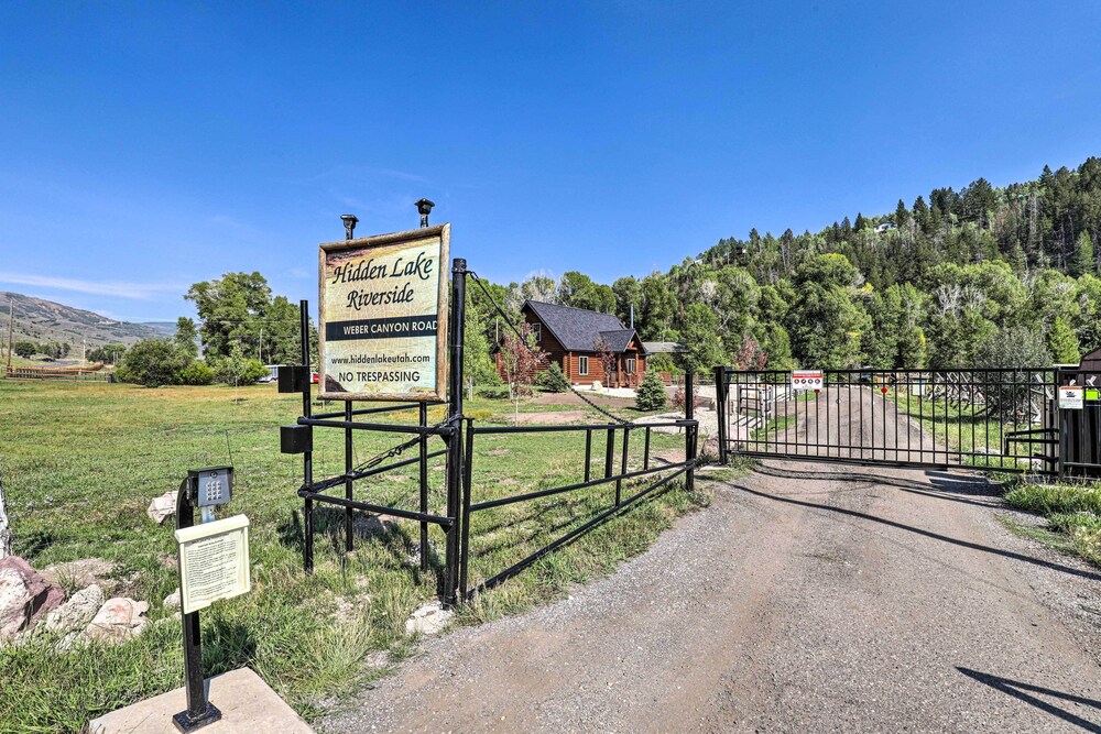 Beautiful Oakley Cabin w/ Private Hot Tub & Views! view 4