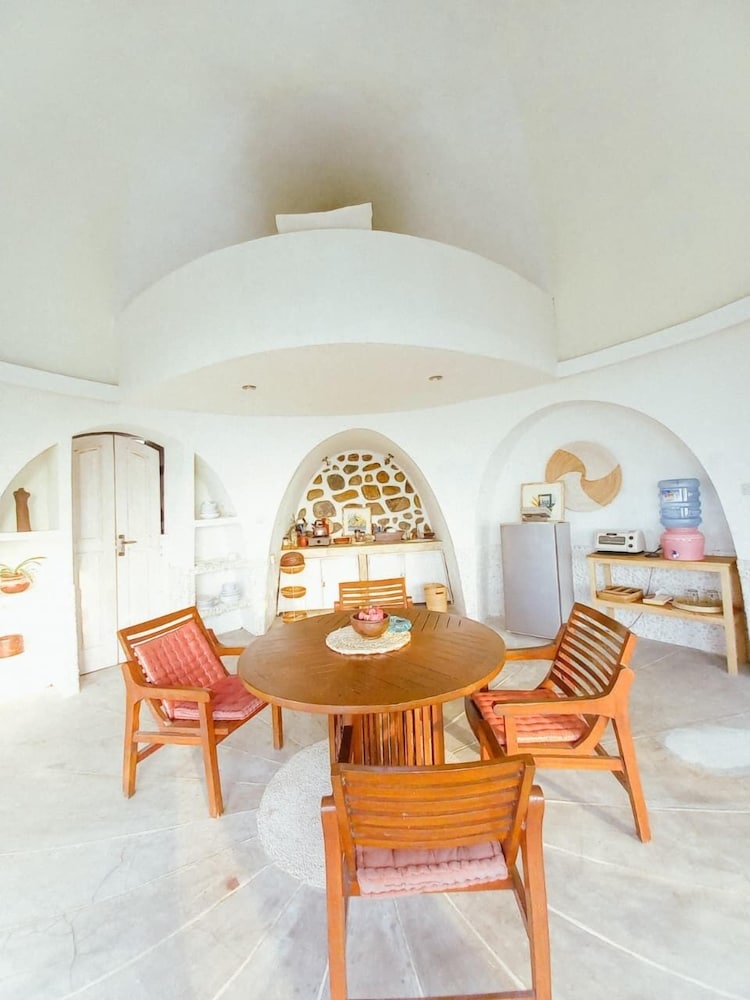 Mentigibay Dome Villa Lombok