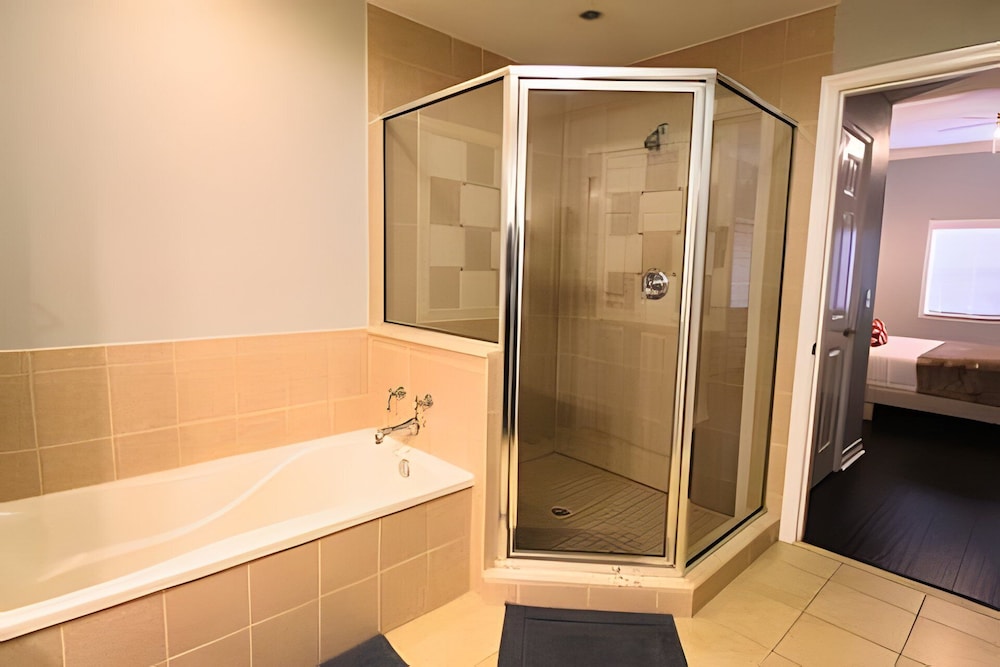 Modern 3BD Retreat 10 Guests Near Disney