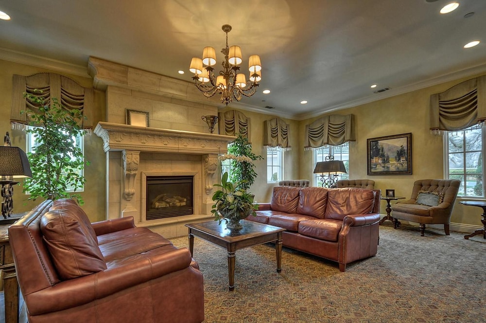 Villa Arden Hills