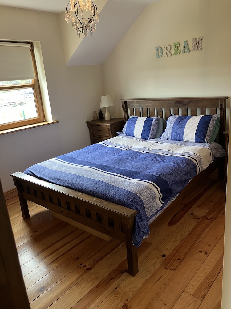 3-bed House Sleeps 6 With Patio view 3