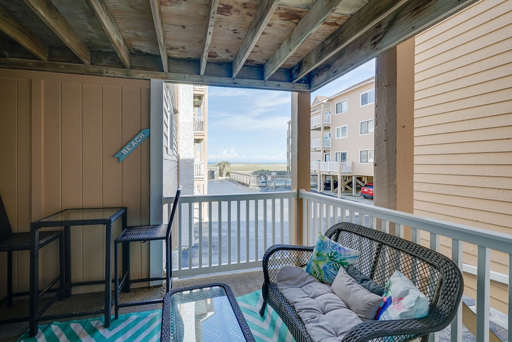 Oceanfront Carolina Beach Condo w/ Pool & Views! view 4