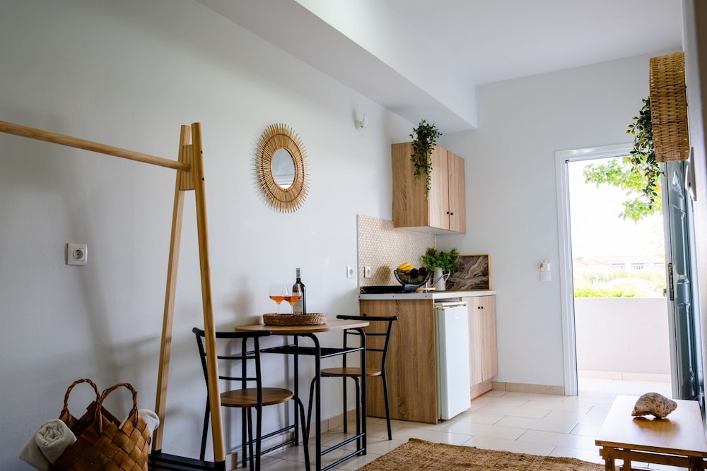 Tesys Studios & Apartments
