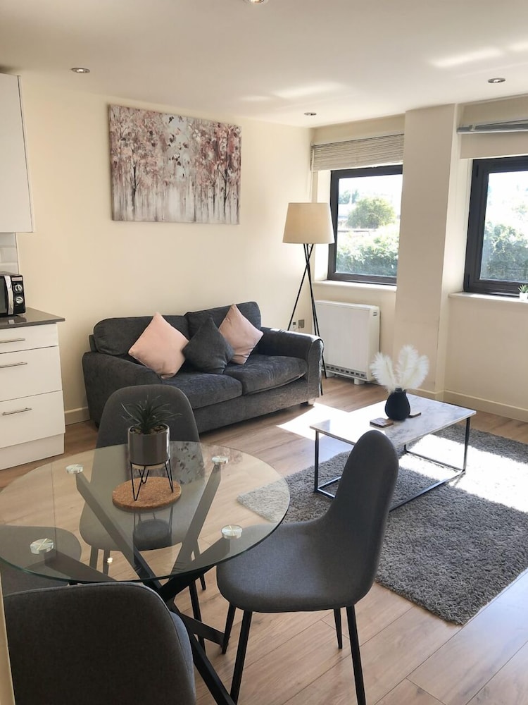 Morland House Apartments