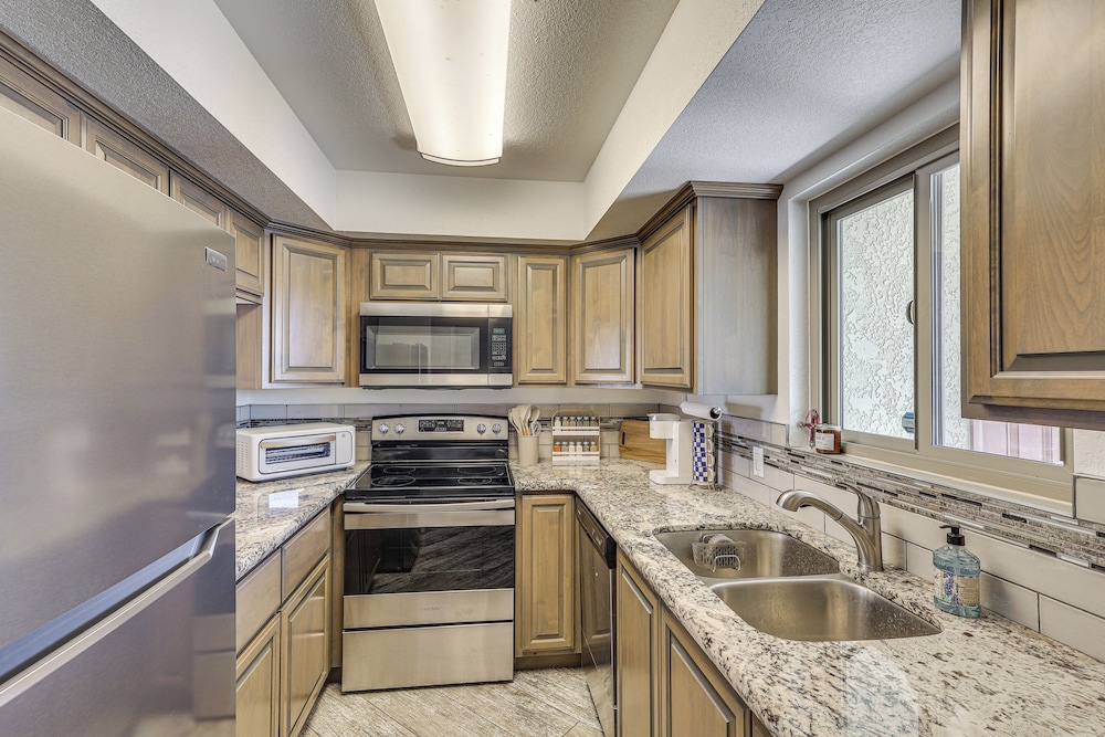 1 Mi to Lake Havasu: Outdoor Rec Hub w/ Views!