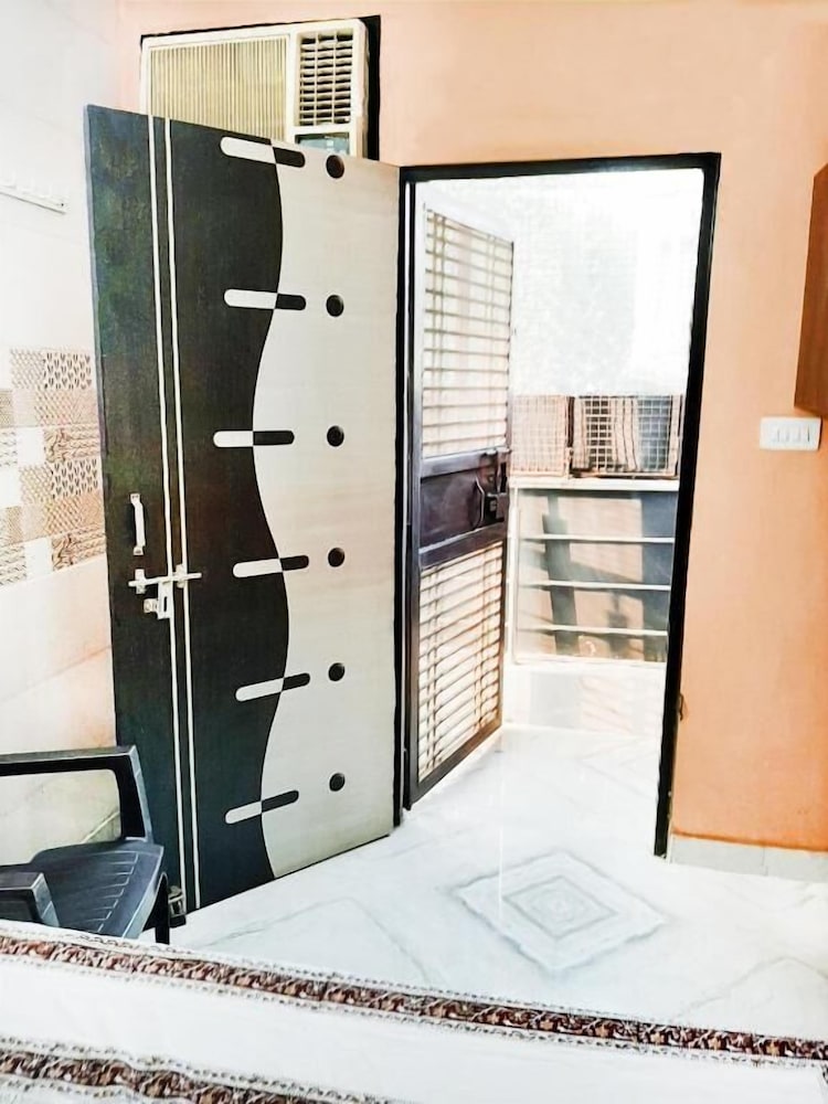 Aman Residency