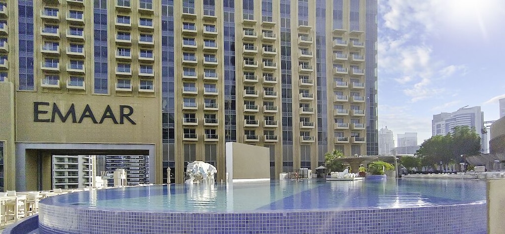 LUX The JW Marina Suite 4