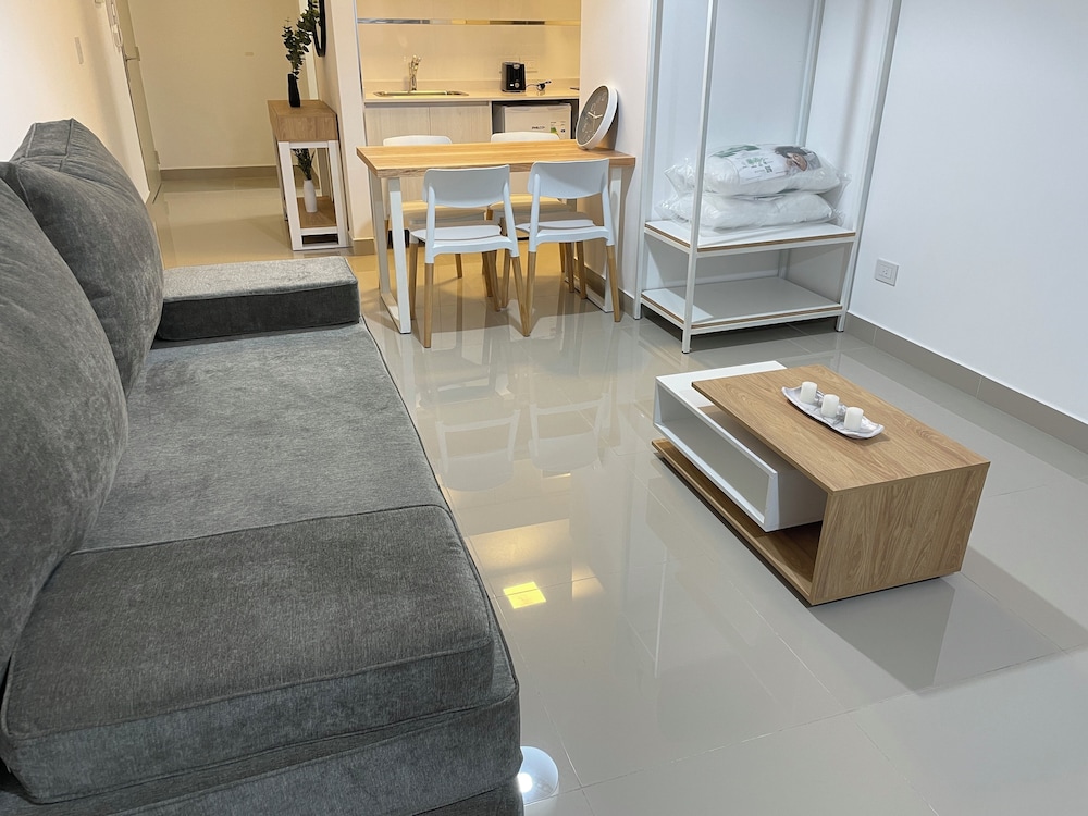 Ayres Suites Moreno