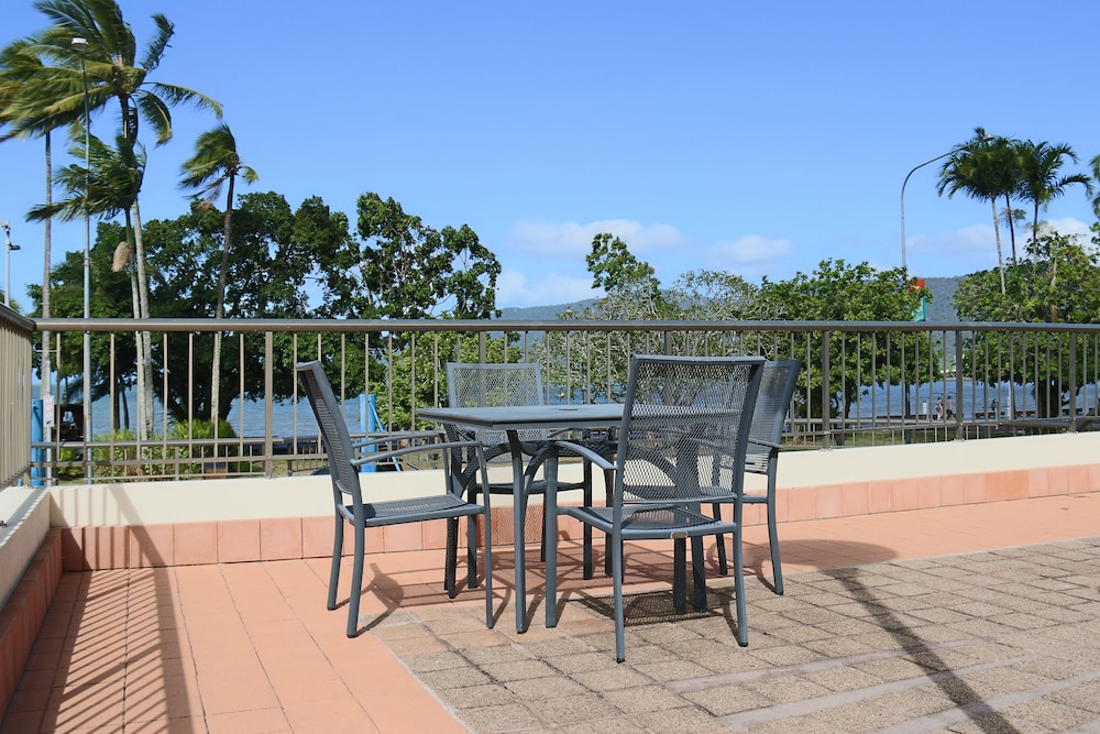 Cairns Aquarius