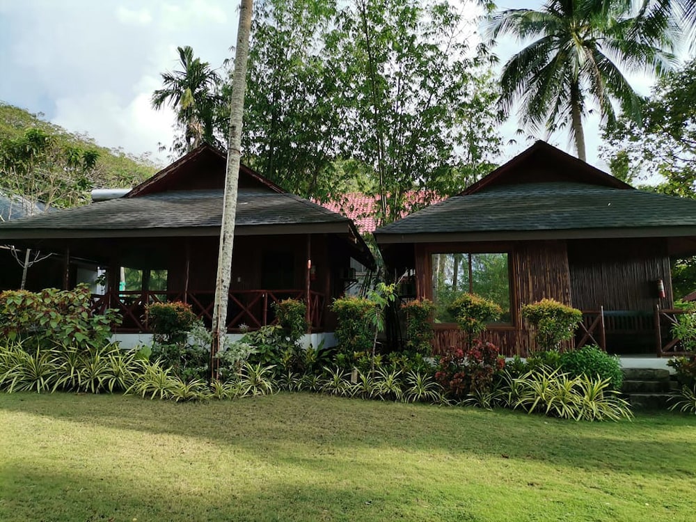 Doublegem Beach Resort and Hotel