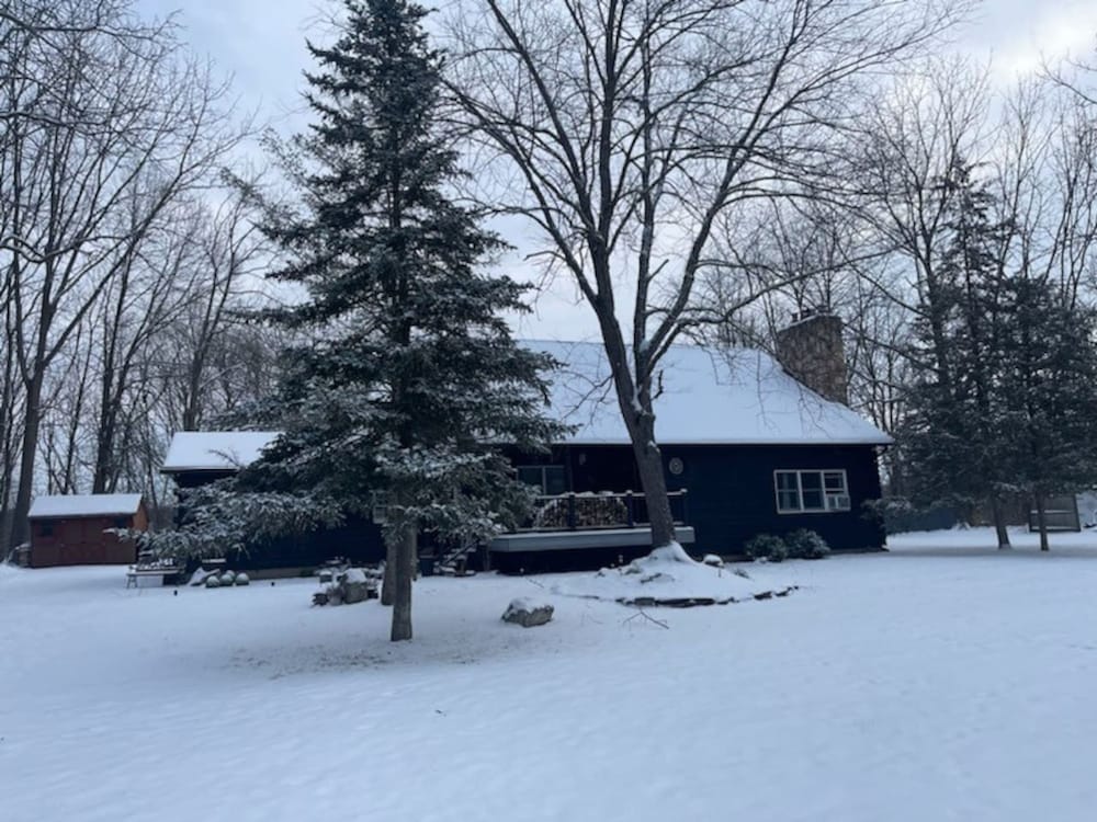 Rustic Modern Cabin w Hot Tub 1 5 hrs From NYC