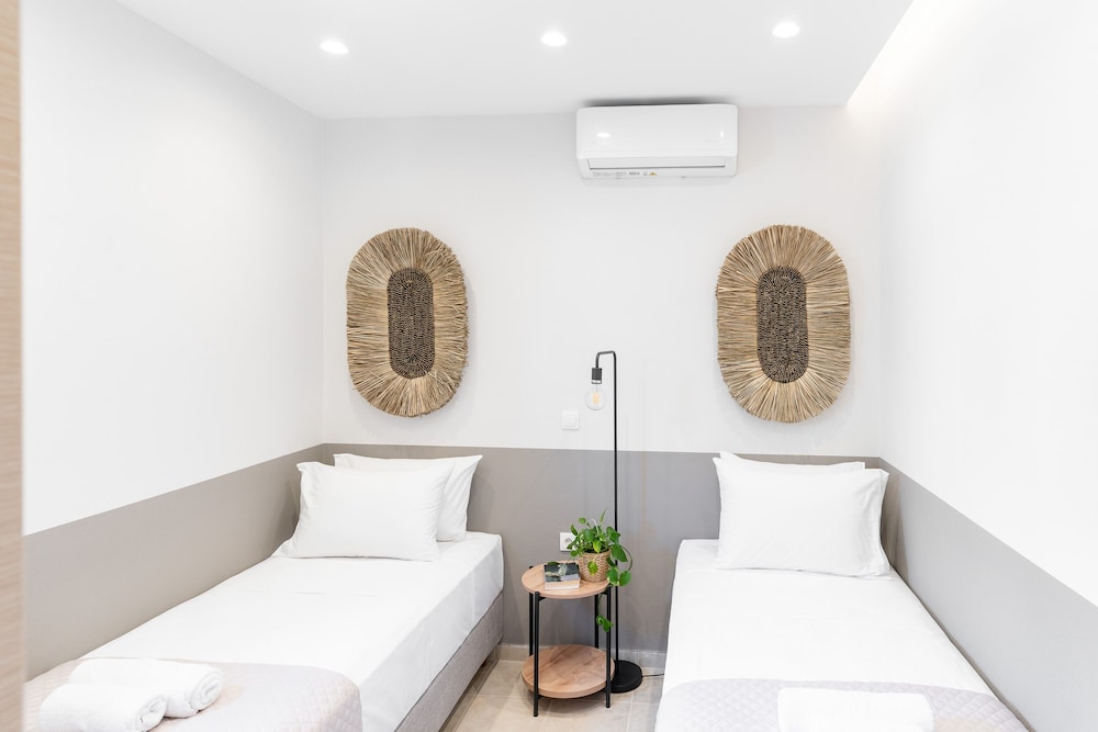 Syra Suites