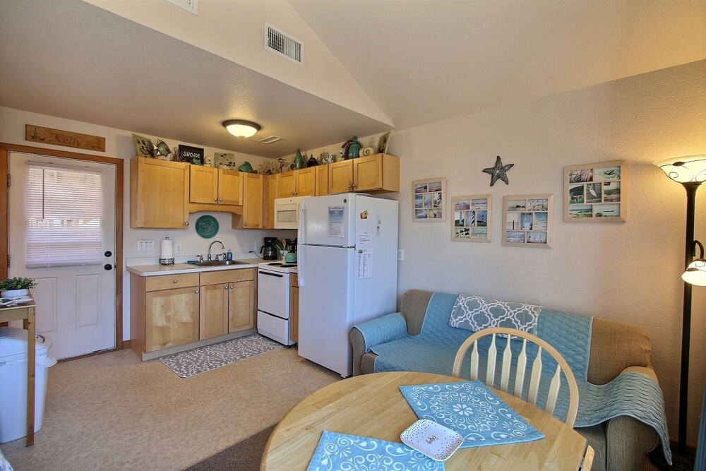 16 License To Chill 1 Bedroom Condo by RedAwning