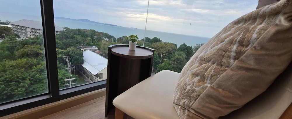 Sea View 2 Bed Room Luxury - Perfect Location